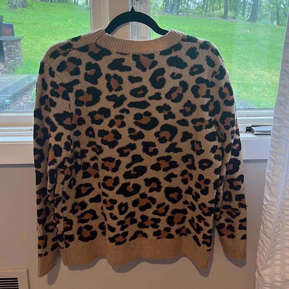 Leopard Print Sweater - Picture 2 of 3